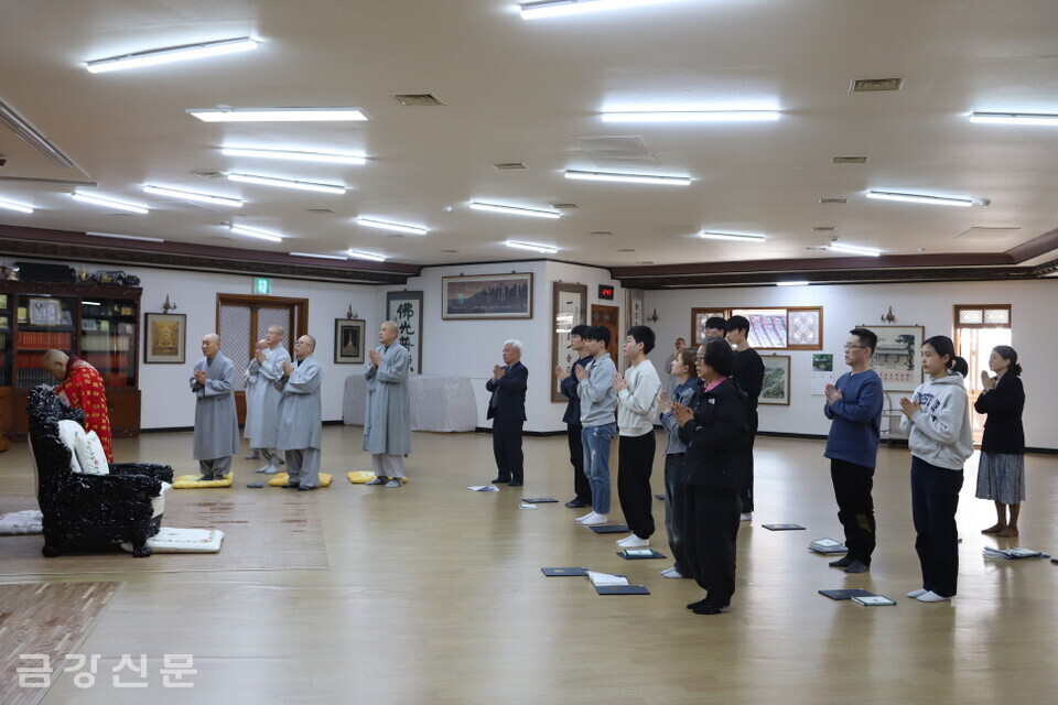 금강대, 2025년도 신입생에 장학증서 수여